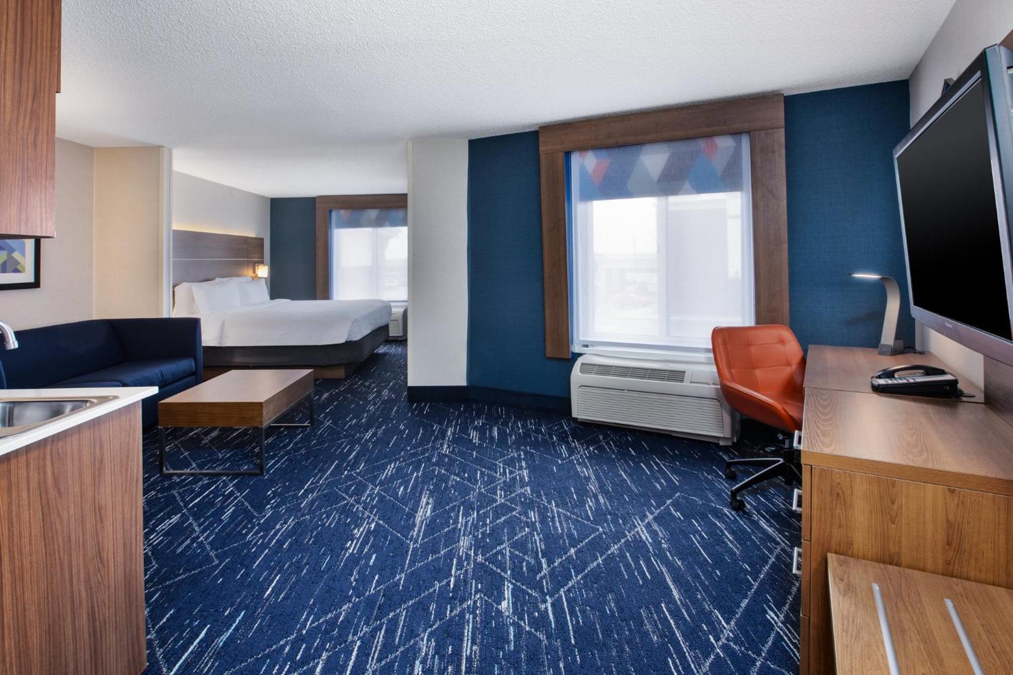 Holiday Inn Express Hotel & Suites Auburn Hills By Ihg Exterior photo