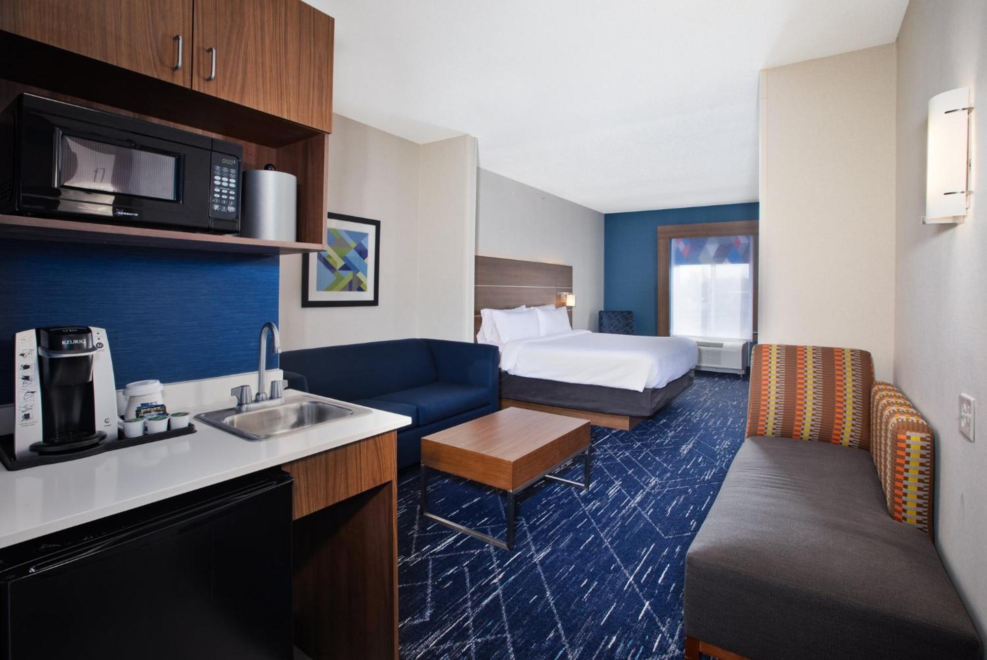 Holiday Inn Express Hotel & Suites Auburn Hills By Ihg Exterior photo